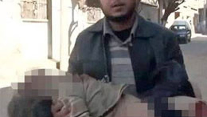 Benzin döküp diri diri yaktılar