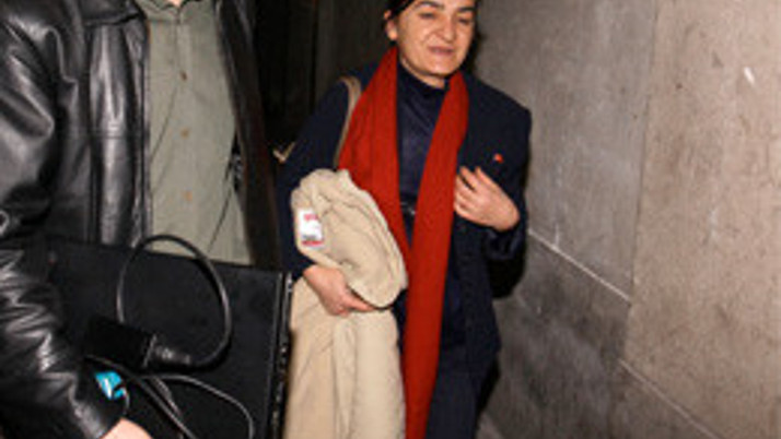 Yoksa ben esmerim diye mi tutukluyum?