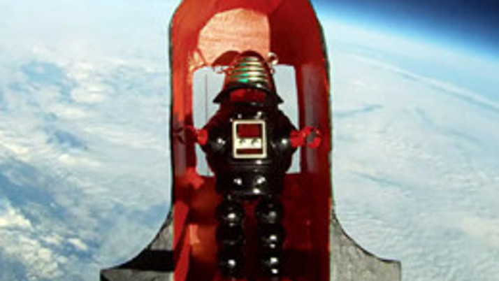 Uzaya oyuncak gönderen genç!