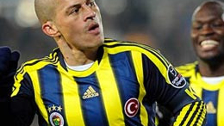 Alex'ten derbi tweet'leri!